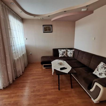 Central Apartment Targovishte Екстериор снимка
