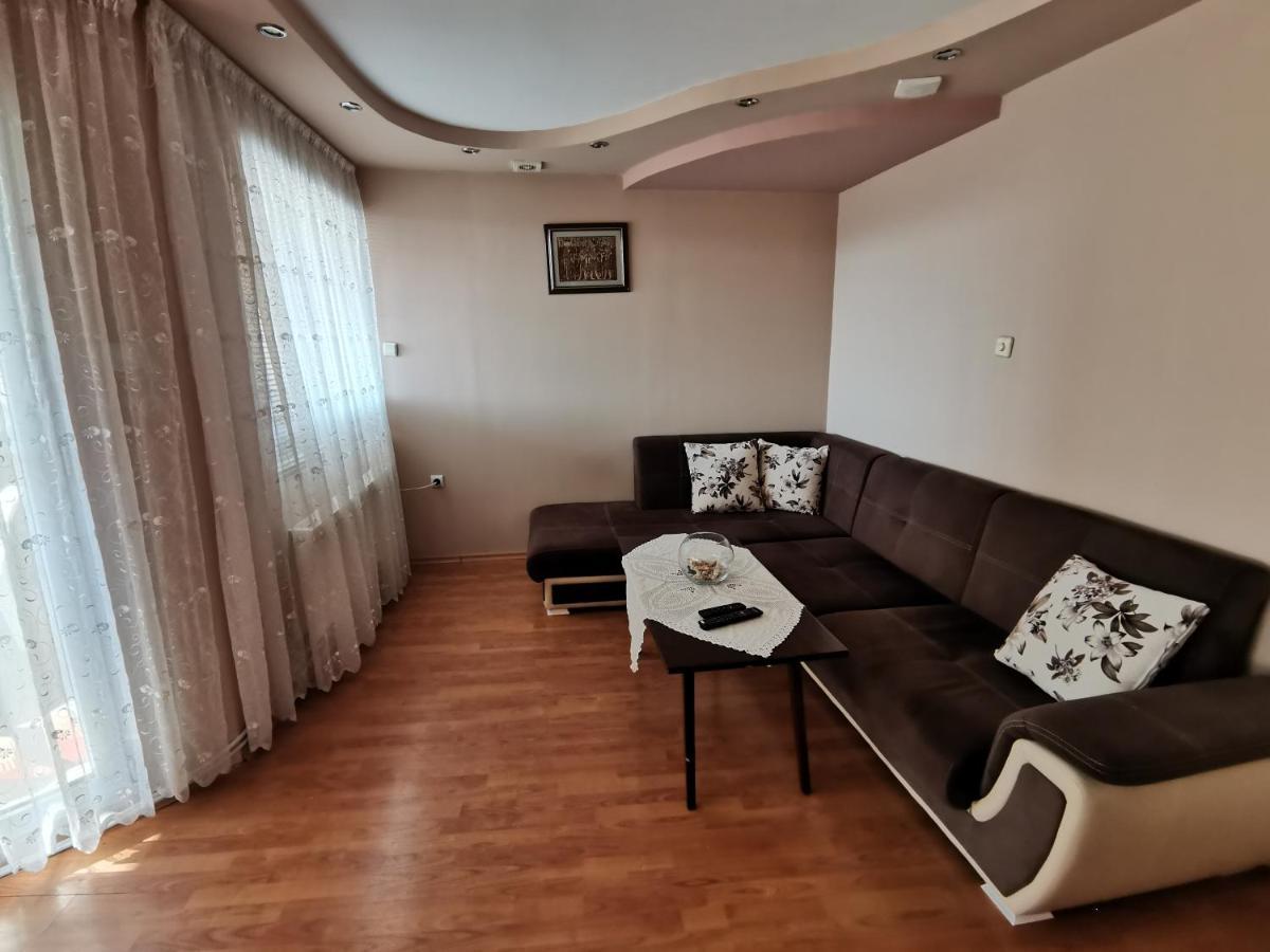 Central Apartment Targovishte Екстериор снимка